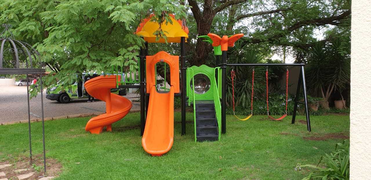 Jungle-gym Installation |  Bradford Pre-Primary Midrand